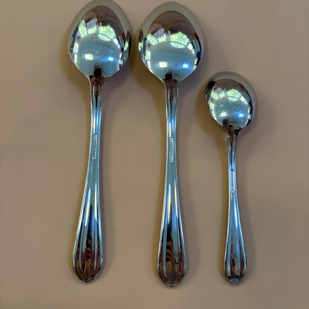 Gorham Melon Bud Glossy 18/8 Stainless 2 Serving Spoons & 1 Sugar Spoon 3pc Set - Picture 5 of 6